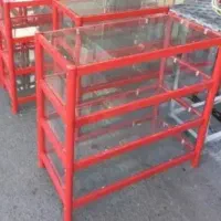 ویترین شیشه ای