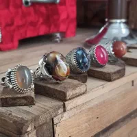 تعدادی انگشتر نقره