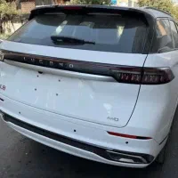 ماشین ال ۸ سفید لوکانو