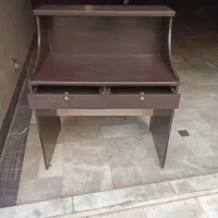 میز تحریر لاوی