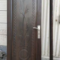 درب چوبی با چارچوب فلزی