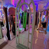 اینه قدی پنجره ای