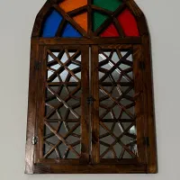 آیینه چوبی سنتی و شمعدان