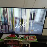 تلویزیون x-vision ایکس ویژن ۴۳ فول HDضربه خورده