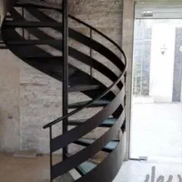 پله پیچ پله گرد