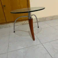 دو عدد میز شیشه ای جلو  مبلی