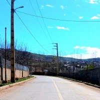 زمین ۲۸۰ متر‌ی با سند دسترسی نزدیک به جاده و بافت‌