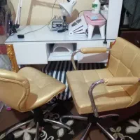 میز ناخن به همراه ۲عدد صندلی