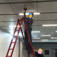 تکنسین تاسیسات الکتریکی و شاگرد برقکار