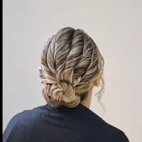 شینیون و میکاپ باهم ۴۹۰ لایت آمبره ۳۰۰ تا یه تومن|خدمات آرایشگری و زیبایی|ابهر, |دیوار