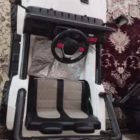 ماشین شارژی جیپ ۴موتوره سالم وتمیز|اسباب و اثاث بچه|اسدآباد, |دیوار