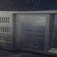 تلویزیون قدیمی|تلویزیون و پروژکتور|گلبهار, شهر جدید گلبهار|دیوار