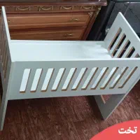 تخت‌کنارمادر