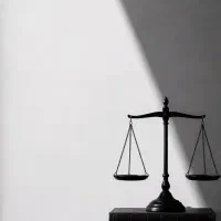 وکیل خانم با سه سال سابقه