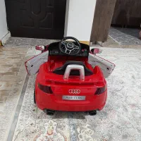 ماشین اسپرت هست و سالم