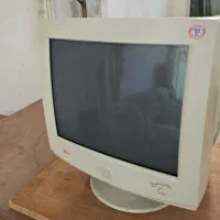 مانیتور قدیمی مناسب دوربین