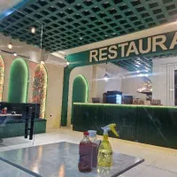 استخدام آشپز و کمک آشپز فرنگی و خدماتی