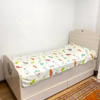 تخت و کمد و پاتختی و شلف دیواری