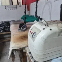 به تعدادی بخار کار خانم جهت تولید پوشاک