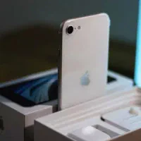 ایفون SE 2020 بسیار تمیز