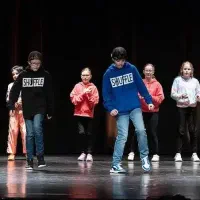 آموزش رقص شافل برای بچه ها