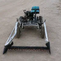 دروگر علف بر ادوات کشاورزی یونجه چین ایتالیایی