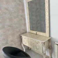 آینه دراور یا آینه کنسول کرم رنگ ۱/۹۰۰ تومن|بوفه، ویترین، کنسول|تهران, فردوس|دیوار