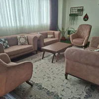 فروش دو دست مبل ۹ نفره و ۷نفره بسیار تمیز و نو