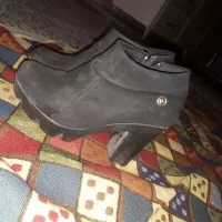 کفش سایز ۳۷