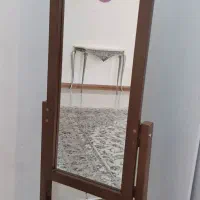 اینه|آینه|تهران, پرستار|دیوار