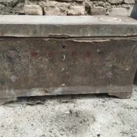 صندوق چوبی روکش آهنی