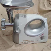چرخ گوشت در حد نو و کاملا سالم و تمیز