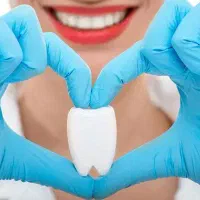 دستیار دندانپزشک خانم با بیمه