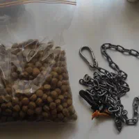 غذای سگ و زنجیر قلاده