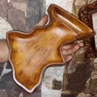 کلبه اردیبهشت|لباس|رشت, لاکانی|دیوار