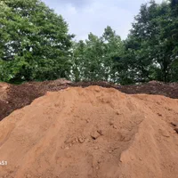 خاک و کود طبیعی مرغوب برای باغچه