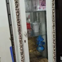 بوفه شیشه ای منبت کاری شده