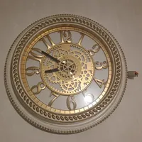 ساعت دیواری