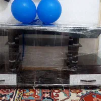 میز تلویزیون شیشه خم کاملا سالم بدون خط و خش|میز تلویزیون|خسروشاه, |دیوار