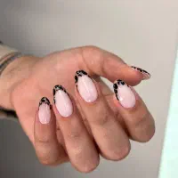 آموزش و خدمات ناخن تخصصی