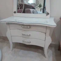 آینه کنسول در حد نو ۲ میلیون تومان|بوفه، ویترین، کنسول|رشت, شالکو|دیوار