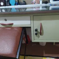 میز منشی یا میز تحریر با شیشه