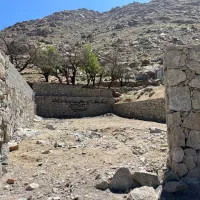 زمین-300-متری-منشاد-دیوارکشی-شده