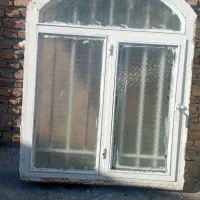 پنجره آهنی