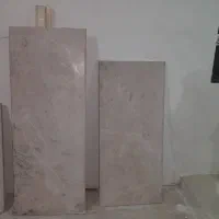 سه قطعه سنگ روی اپن آشپزخانه