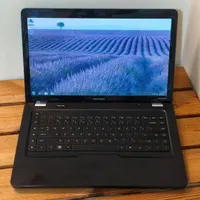 لپ تاپ hp Compaq Celeron درحدنو کم کارکرد