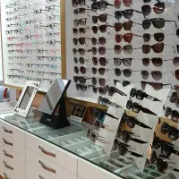 منشی خانم آشنا به کامپیوتر