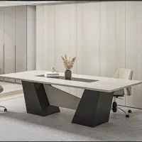 استخدام خانم آشنا به شبکه های اجتماعی و هوش مصنوعی