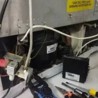 تعمیر و شارژ گاز انواع یخچال خانگی وتجاری در منزل|خدمات پیشه و مهارت|تربت جام, نظامی|دیوار