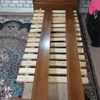 تخت خواب یک نفره سالم و تمیز